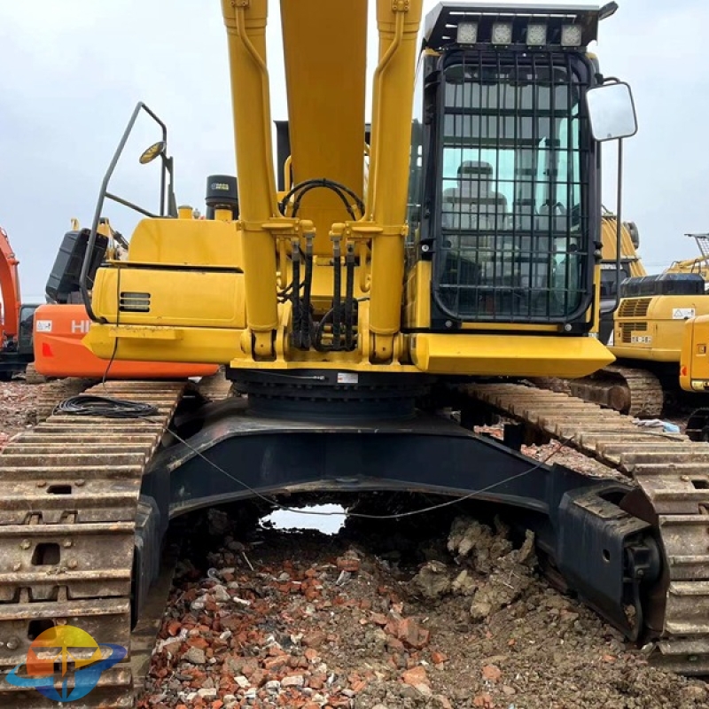 Used Komatsu PC400-8 excavator earthmoving machine in good condition
