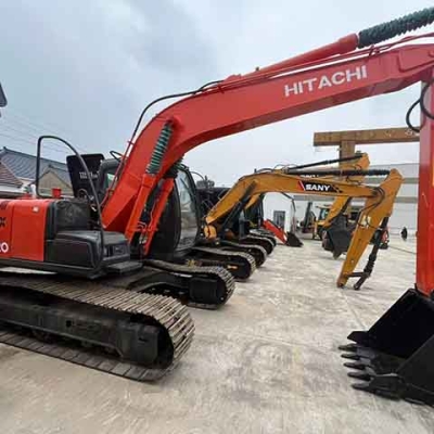 Hitachi EX120 crawler excavator: high stability and operator comfort.