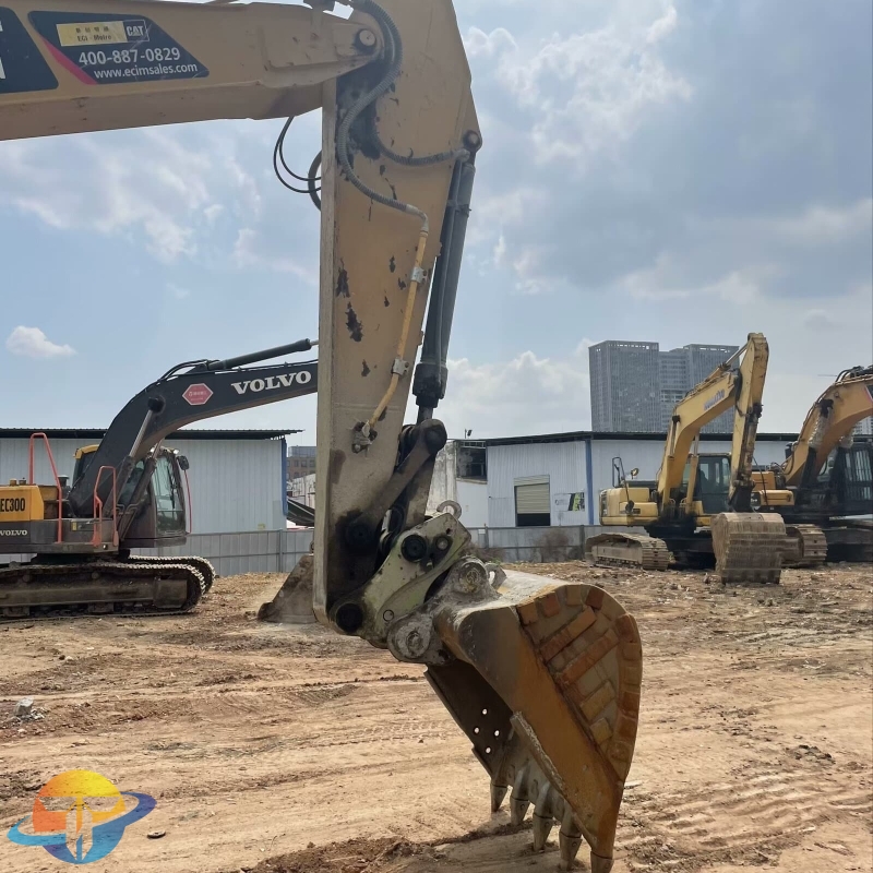 Crawler excavator used Caterpillar 320GC excavator original quality good