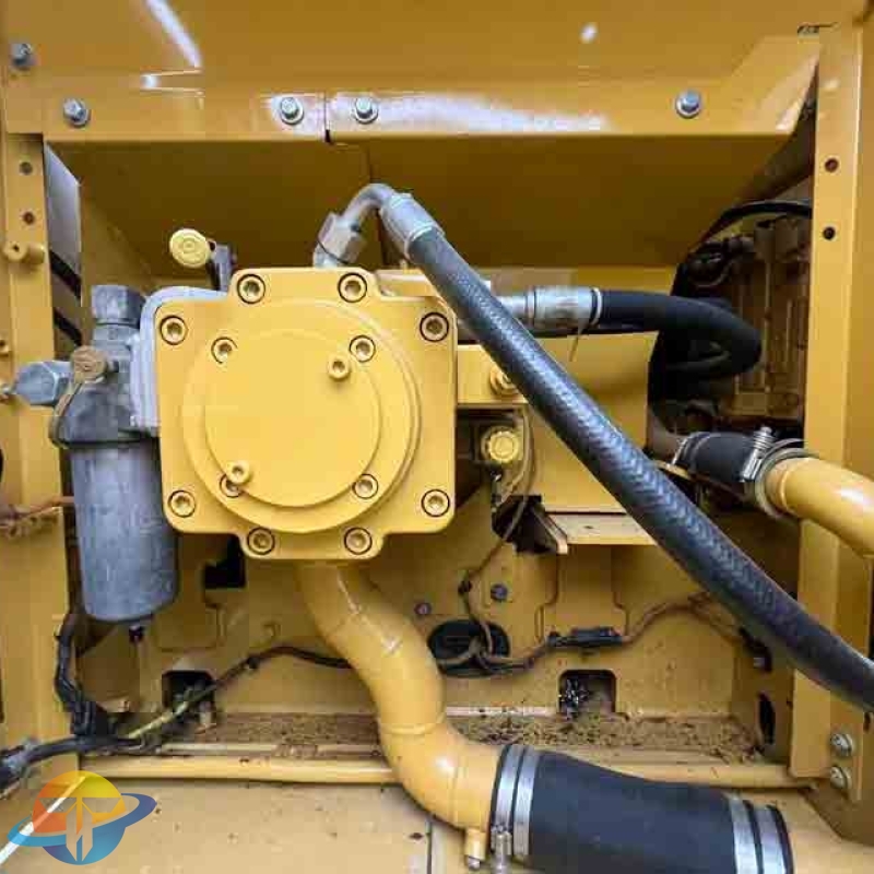 Caterpillar 320 high-spec excavator, original tracked excavator, used in mining construction, for sale.