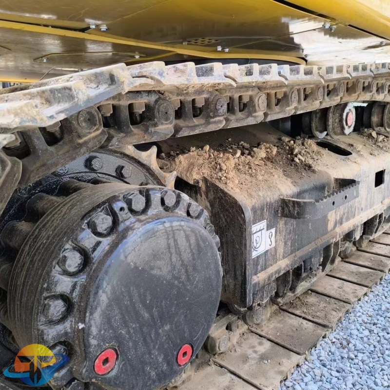 Well maintained second-hand excavator Caterpillar 329D2L excavator is cheap and easy to operate