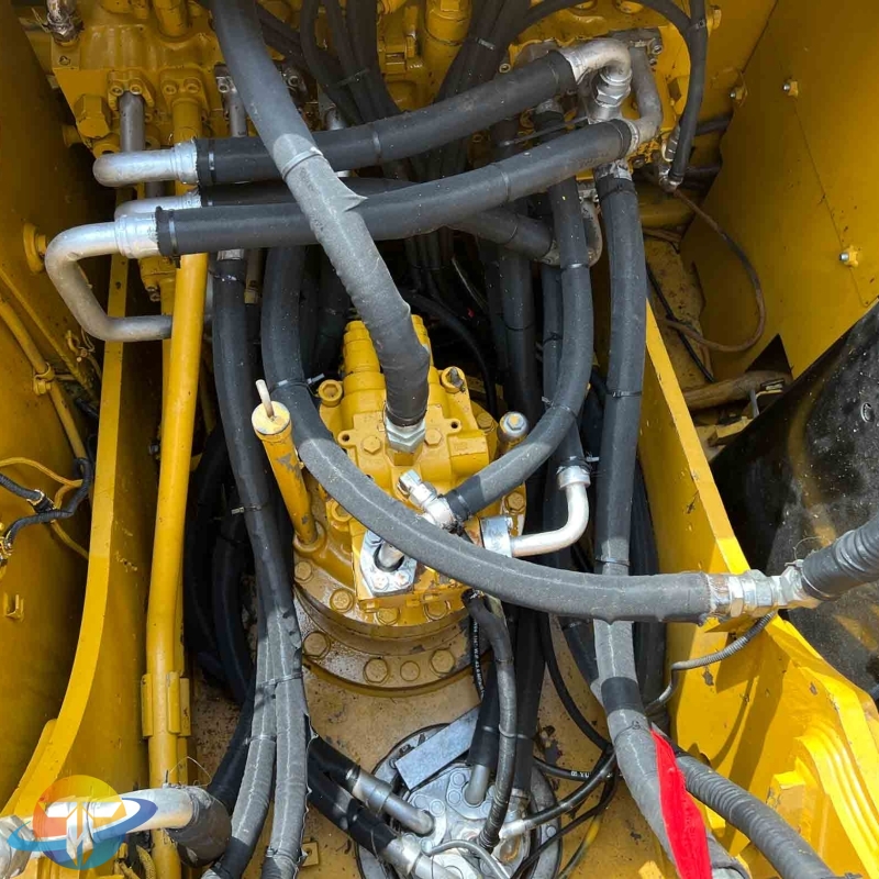 Famous excavator brand Caterpillar used excavator CAT323D2L excavator now for sale with high quality