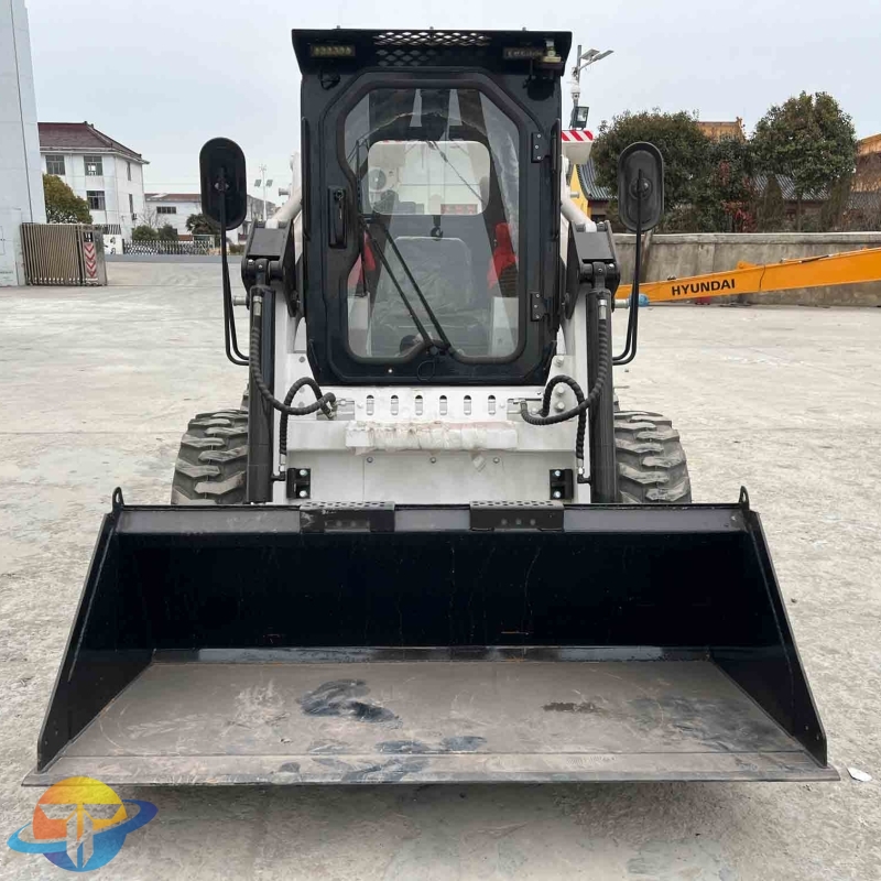 Second hand skid steer loader high operation low price reasonable use