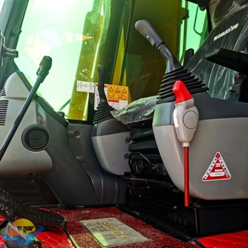 Used Komatsu PC200-8 excavator original low price