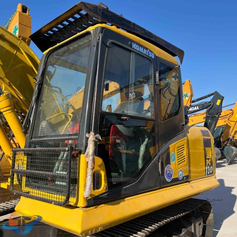 Small excavator Komatsu PC130 excavator second-hand excavator low working time good operation for sale