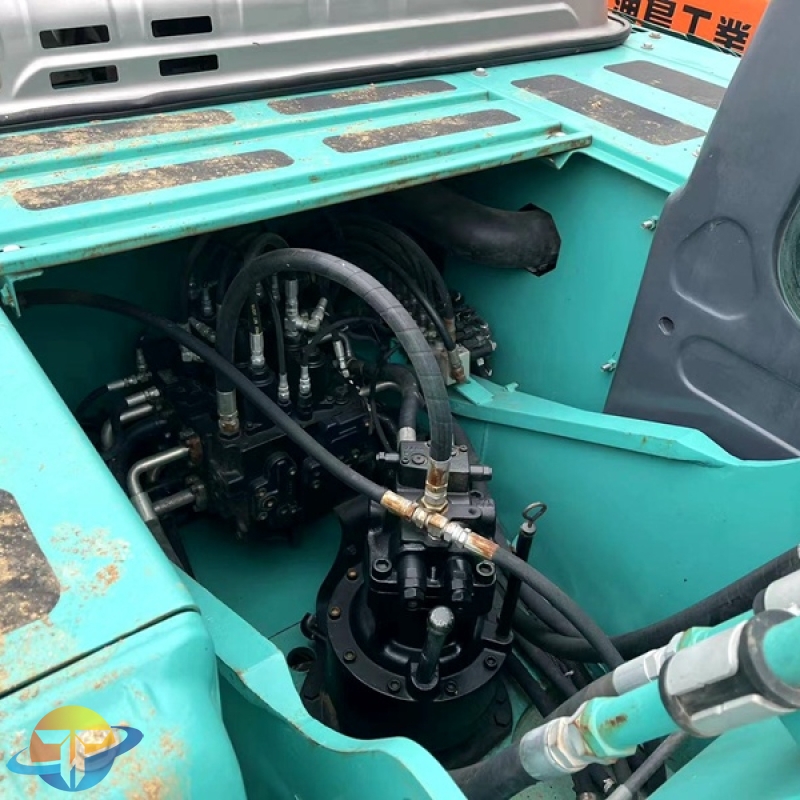 Used Kobelco SK200LC-8 excavator large engineering equipment for sale at a low price