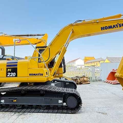 Well-maintained Komatsu PC220 excavators, used construction tracked excavators are available for immediate sale.
