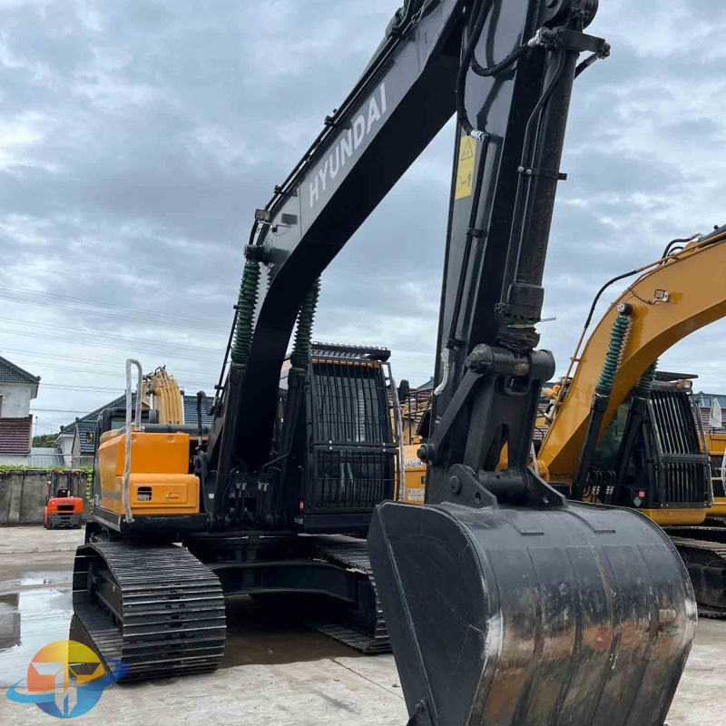Hyundai 220LC-9S used hydraulic excavator is environmentally friendly and low energy consumption and is hot selling.