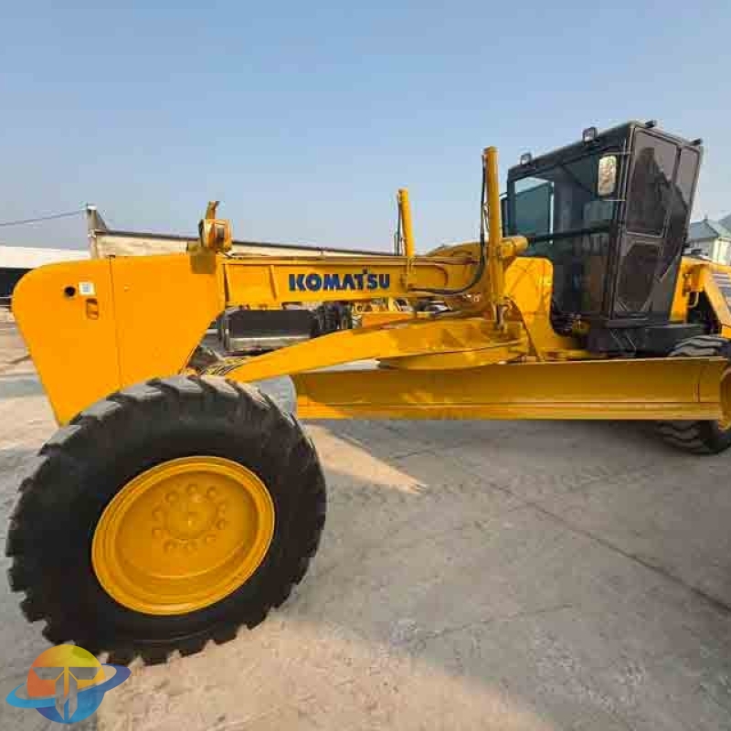 The high-quality Komatsu GD655 grader is in good working order and has ample power.