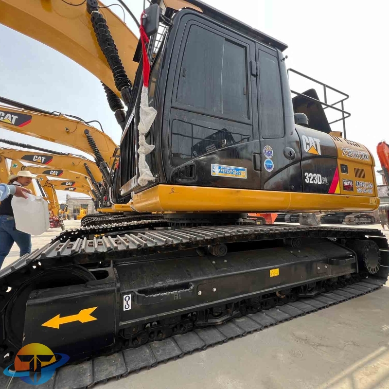 Famous excavator brand Caterpillar used excavator CAT323D2L excavator now for sale with high quality