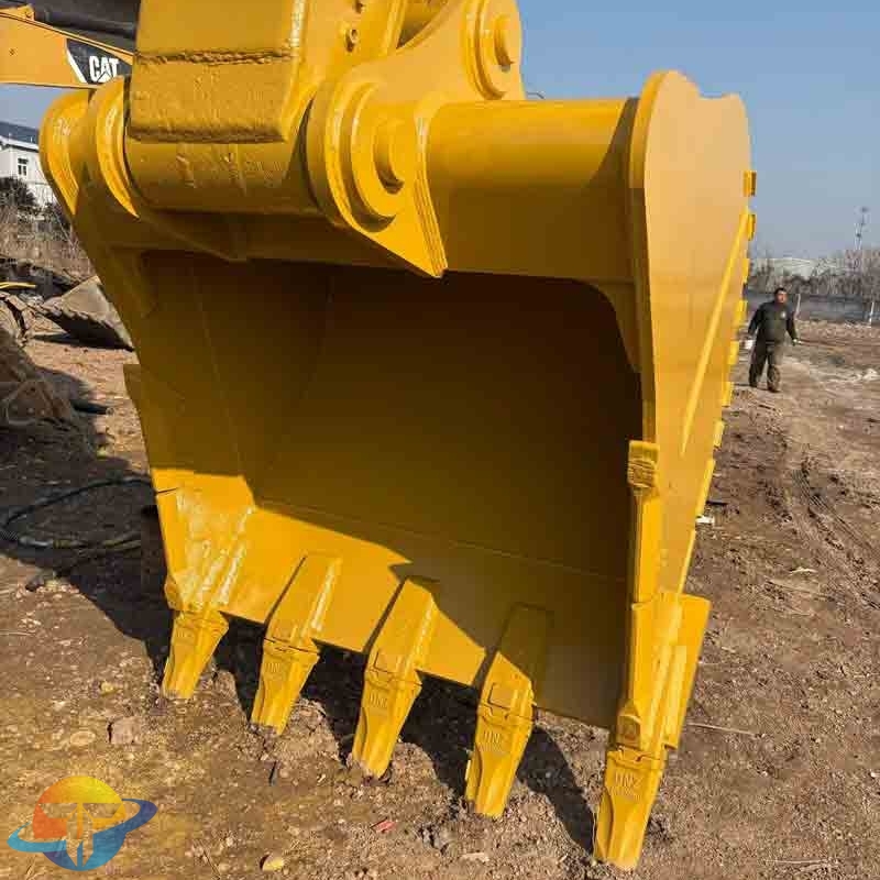 High-quality Caterpillar CAT345 excavator, low-work-time, reliable, large used machinery for sale.