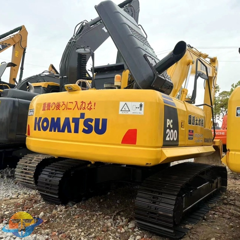 Second hand Komatsu PC200-8 excavator original working time low price cheap