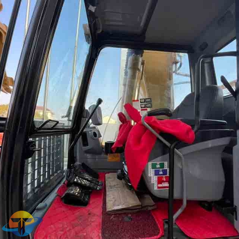 Bestselling Caterpillar CAT320CL excavator, used construction machinery suitable for mining, for sale.