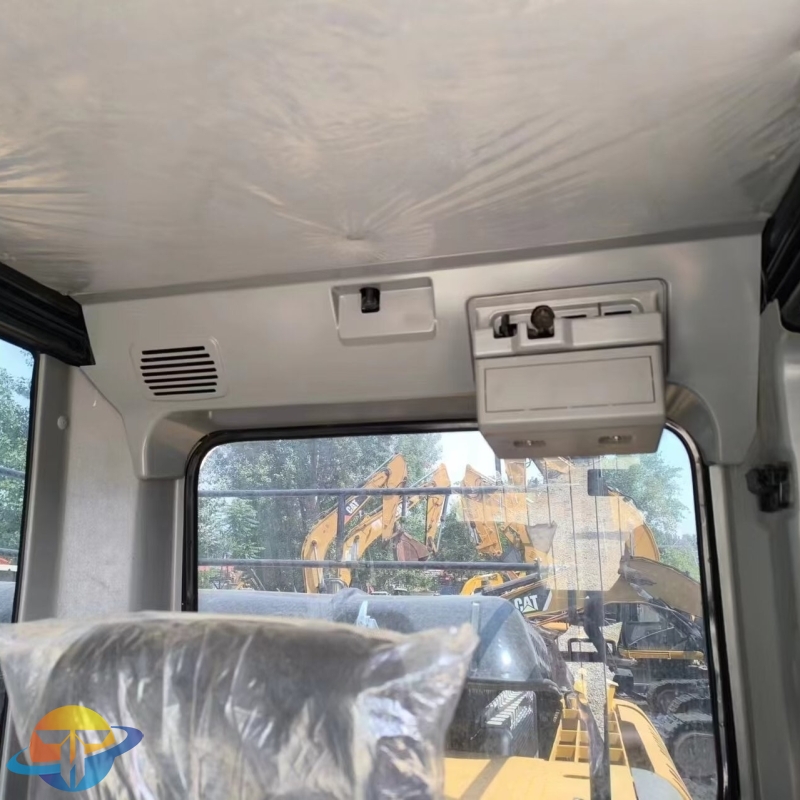 Well maintained second-hand excavator Caterpillar 329D2L excavator is cheap and easy to operate