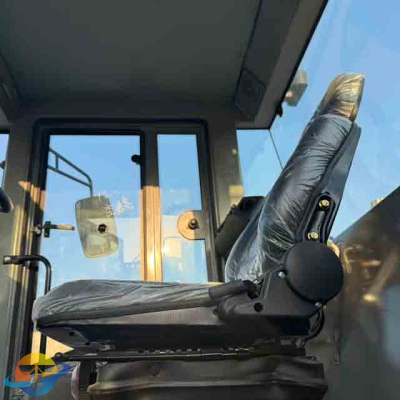 High-performance used XCMG XS223J road roller/wheel loader, ideal for heavy-duty projects, for sale.