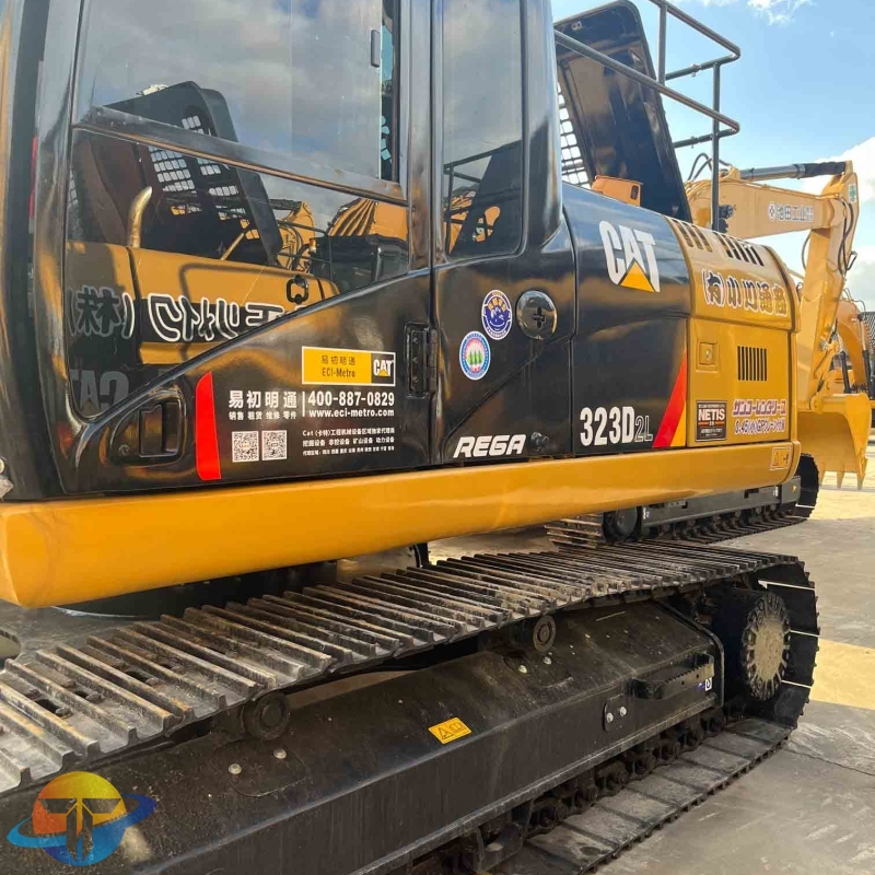 There is a limited amount of stock of used construction equipment of the world-renowned brand Japanese original Caterpillar 323D2L excavator in stock.