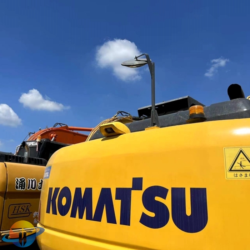 Second-hand Komatsu PC200-8 excavator crawler excavator for sale