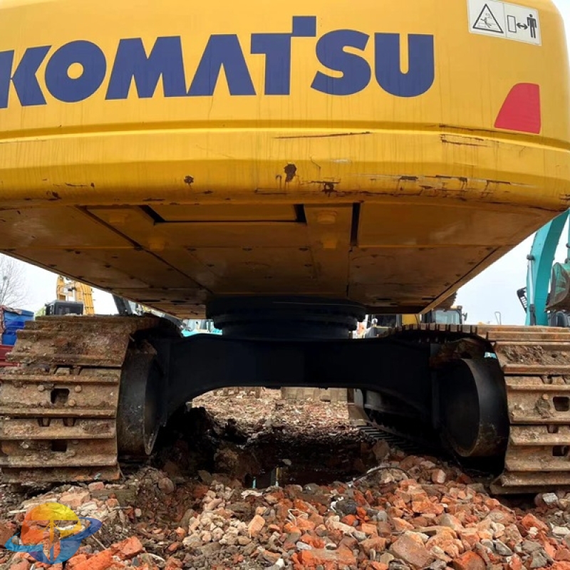 Used Komatsu PC400-8 excavator earthmoving machine in good condition