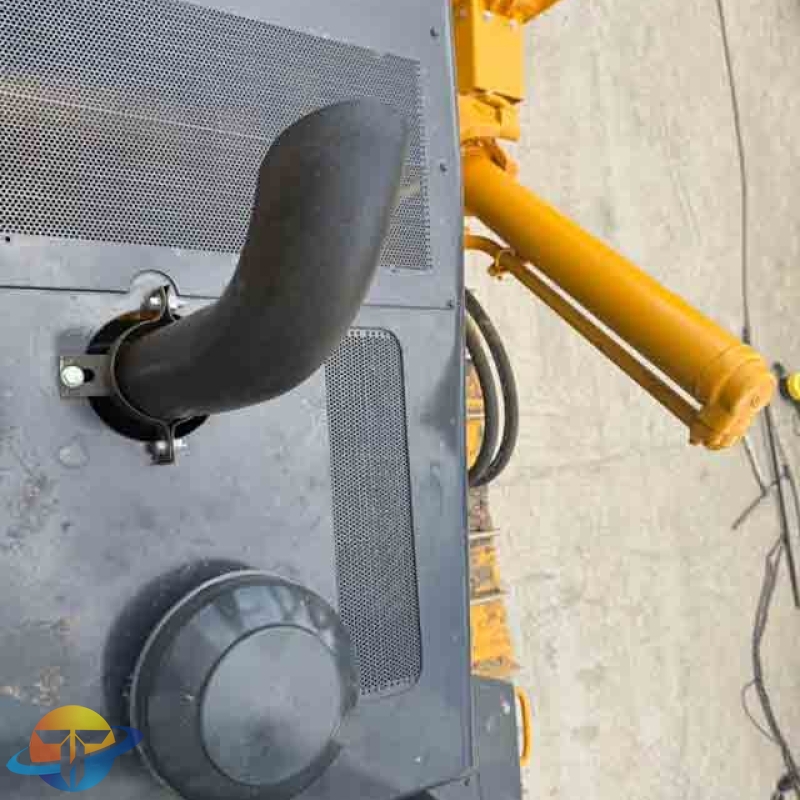 High-quality used Shantui SD13S bulldozers are selling briskly.