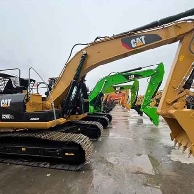 Caterpillar CAT320D2L excavator with C7 engine: High fuel efficiency, low maintenance costs, and available for sale.