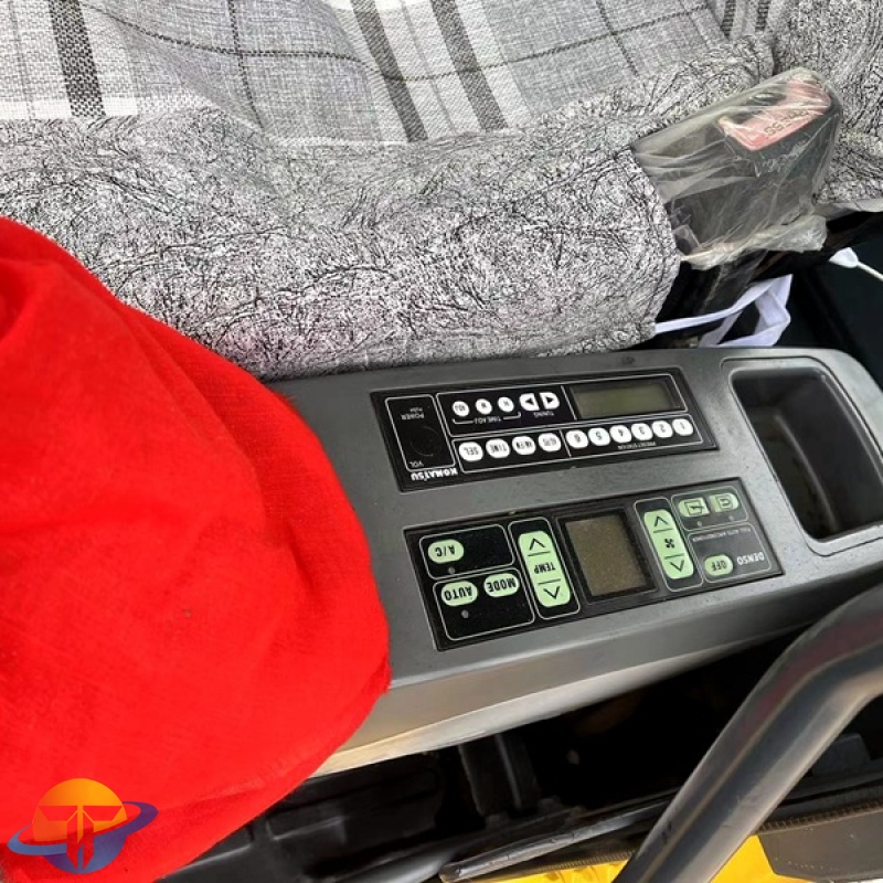 Second-hand Komatsu PC450-7EO excavator engineering equipment with low energy consumption is highly recommended