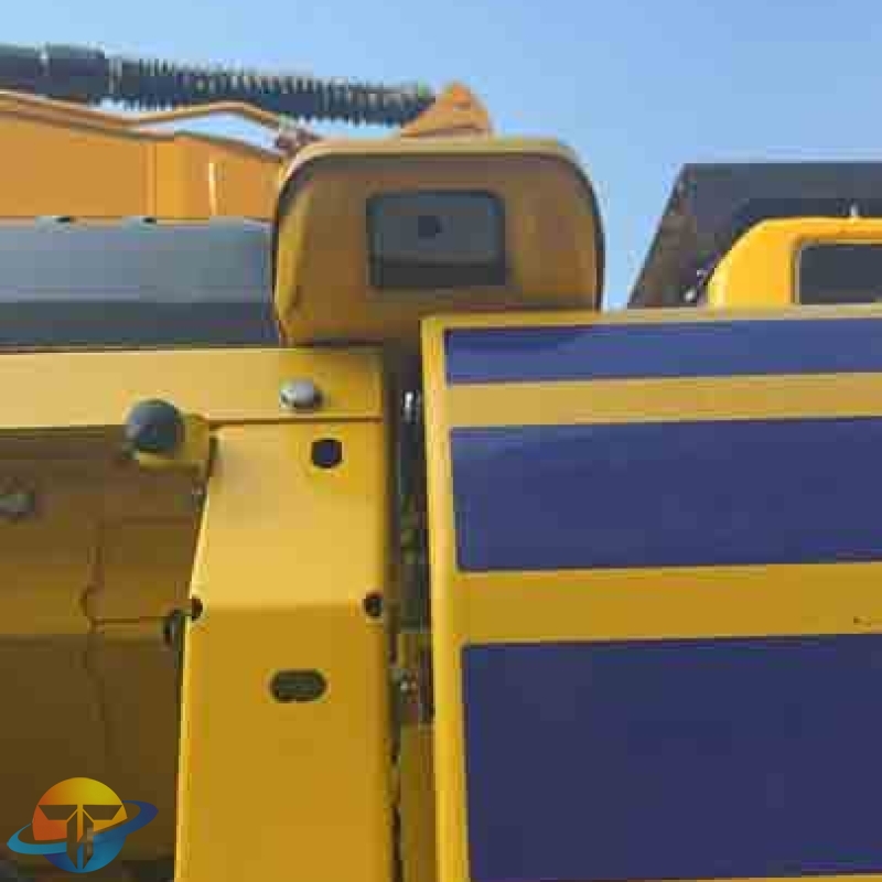 Well-maintained Komatsu PC220 excavators, used construction tracked excavators are available for immediate sale.