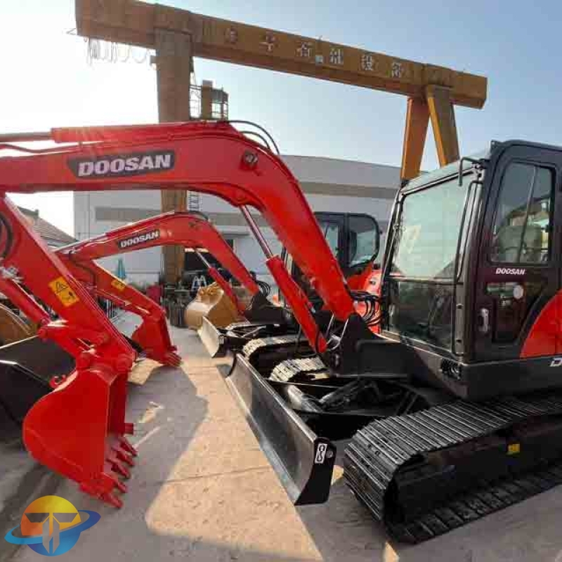 Used Doosan DX60-9C hydraulic mini excavator, suitable for small industrial projects. High quality, available for sale.