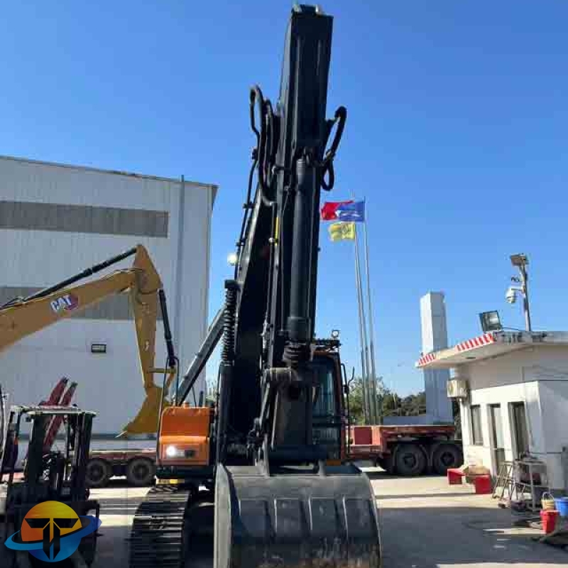 Korean-made popular Hyundai 220LC-9S excavator, used construction machinery, new tracked excavator for sale.