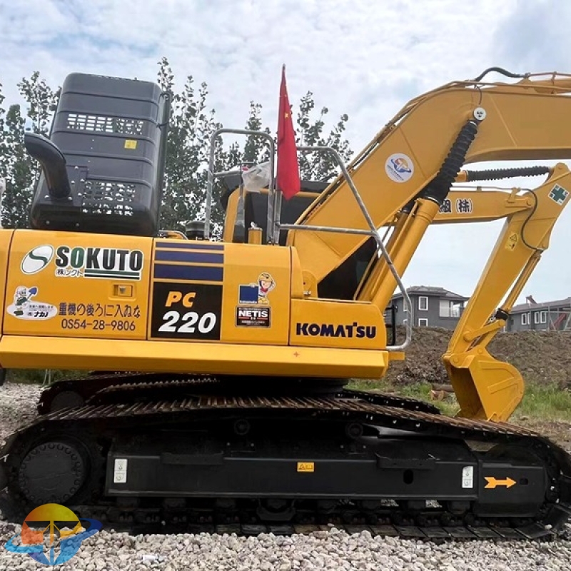 Komatsu PC220-8 excavator second-hand excavator environmental protection low energy consumption good price