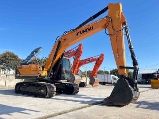 Hyundai 220LC-9S excavator