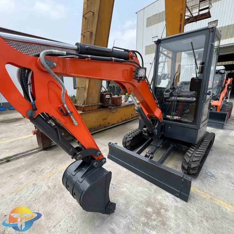 Second-hand small excavator YANMAR Mini Excavator price friendly