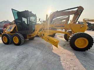 The high-quality Komatsu GD655 grader is in good working order and has ample power.