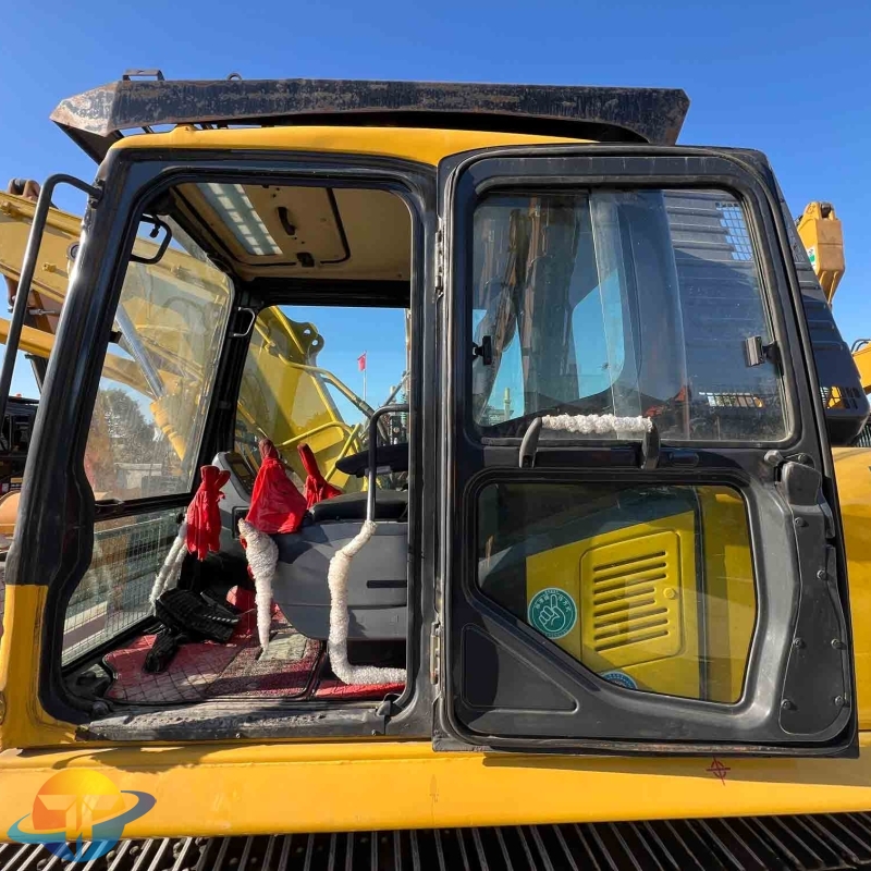 Small excavator Komatsu PC130 excavator second-hand excavator low working time good operation for sale