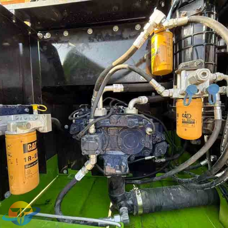 A used Caterpillar green CAT320D2L excavator with a powerful hydraulic system and high cost-performance ratio is available for sale.