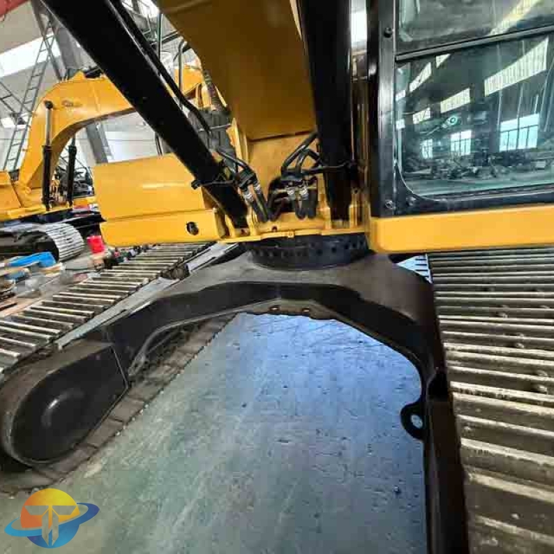 Used Caterpillar CAT323 high-spec excavator, original Japanese hydraulic excavator for sale.