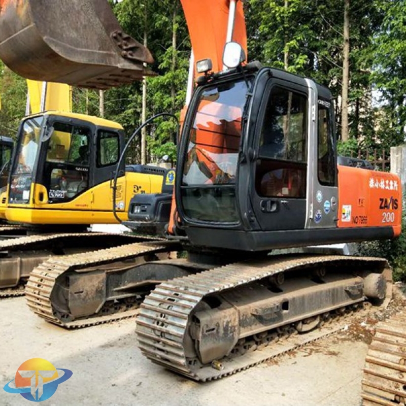 Used Hitachi ZX200-3 hydraulic crawler excavator for sale at a low price