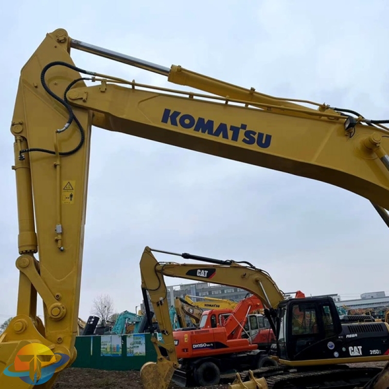 Second-hand Komatsu PC450-7EO excavator engineering equipment with low energy consumption is highly recommended