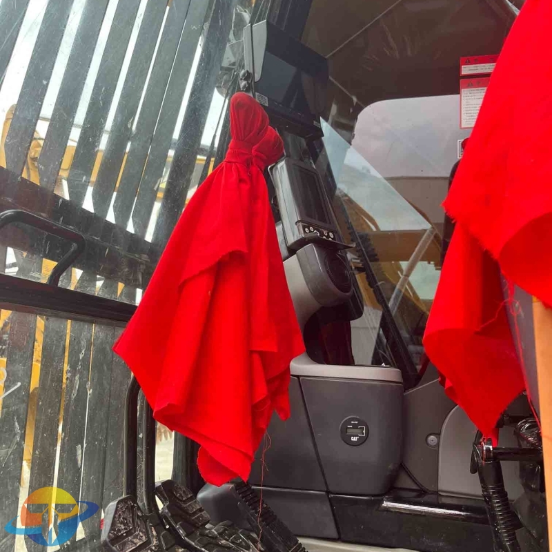 Caterpillar 323D2L Excavator Used Equipment Heavy Machinery Crawler Excavator in good condition for sale.