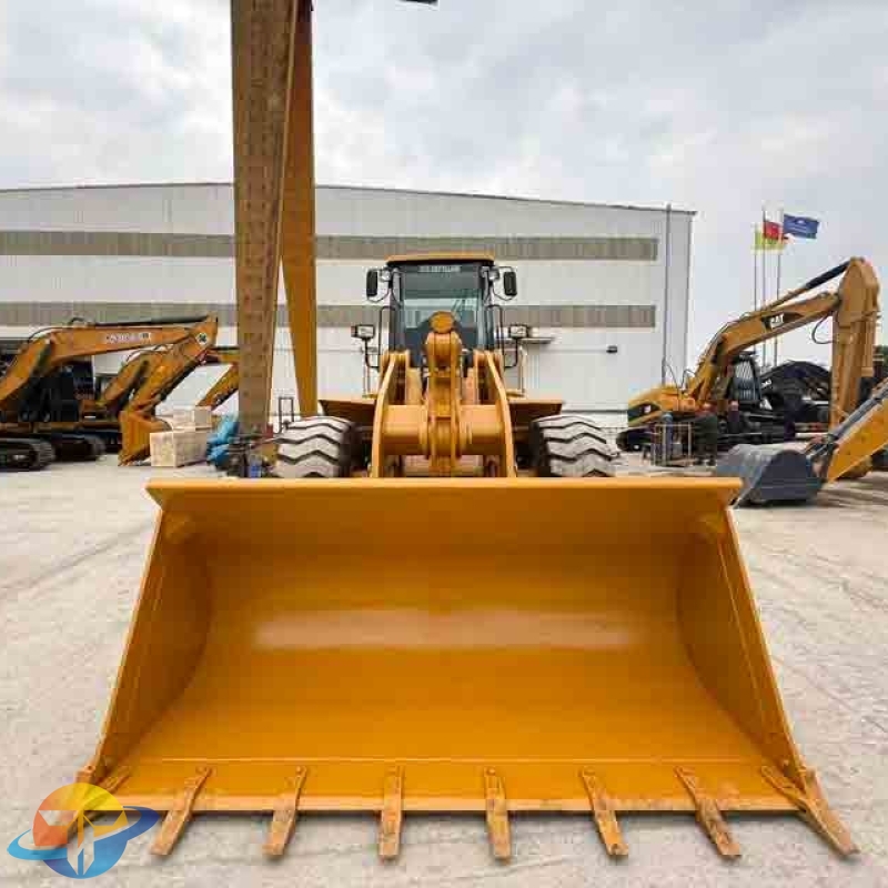 The Caterpillar CAT966H loader is in good condition, has strong power, and is available for immediate sale.