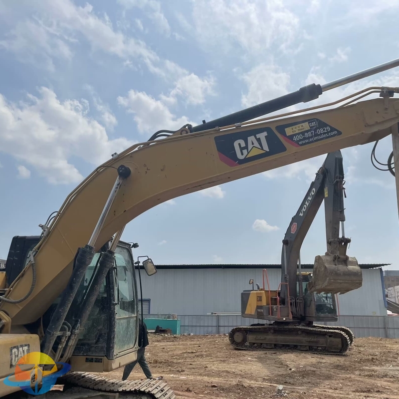 Crawler excavator used Caterpillar 320GC excavator original quality good