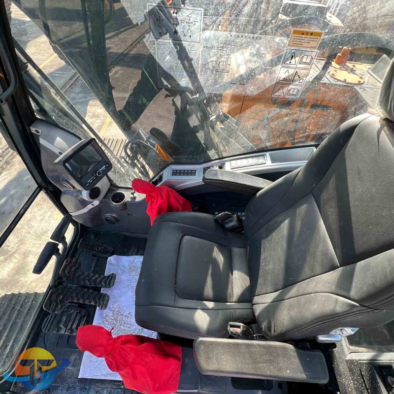 High quality original Hyundai R150LC-9 excavator in perfect condition at a super cheap price