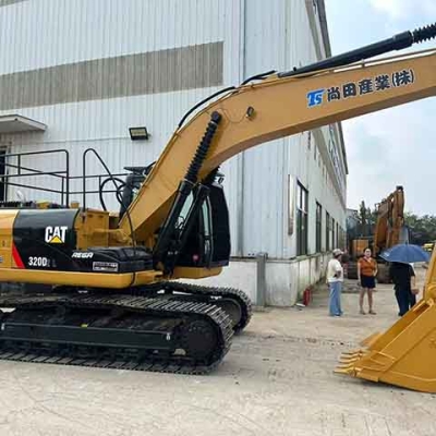 Used construction Caterpillar 320D2L excavator in excellent condition, original Japanese high quality for sale.