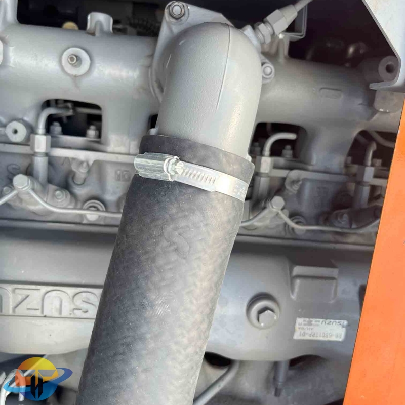 Japan-made Hitachi ZX240 hydraulic crawler excavator used excavator is in stock and is selling well.