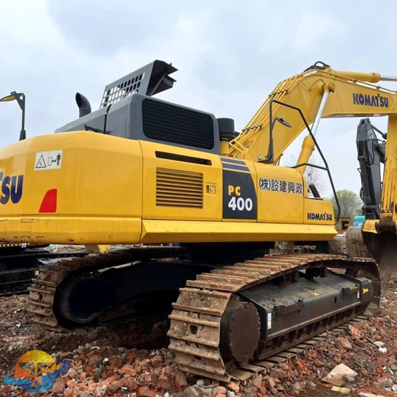 Used Komatsu PC400-8 excavator earthmoving machine in good condition