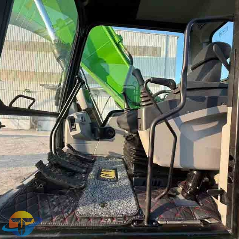 High-quality Caterpillar 320C excavator in good condition, original used construction excavator for sale.