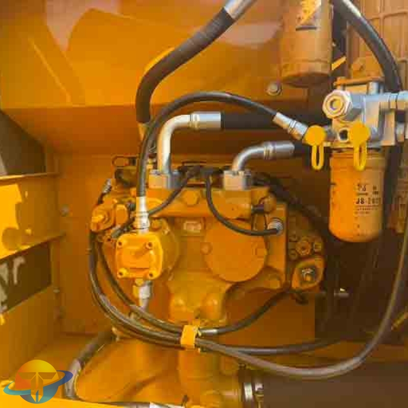 Selected used Caterpillar 320CL excavators, Japanese-made hydraulic excavators, are available for sale.