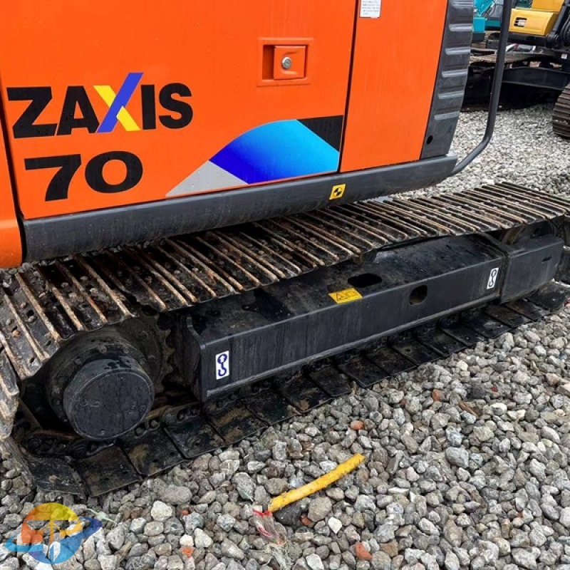 Cheap second-hand Hitachi ZX70 excavator low working time highly recommended