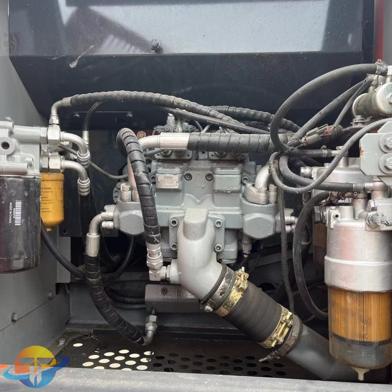 Well-maintained second-hand excavator Hitachi ZX210-3 excavator is cheap and easy to operate