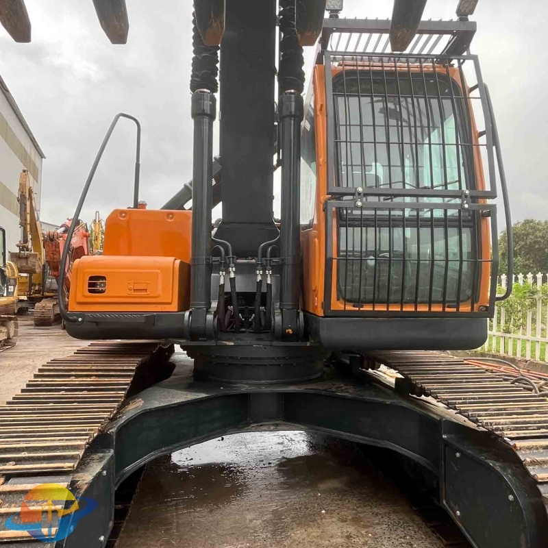 Hyundai 220LC-9C original Korean second-hand crawler excavator with good maintenance and high quality with engine, transmission and gear for sale.