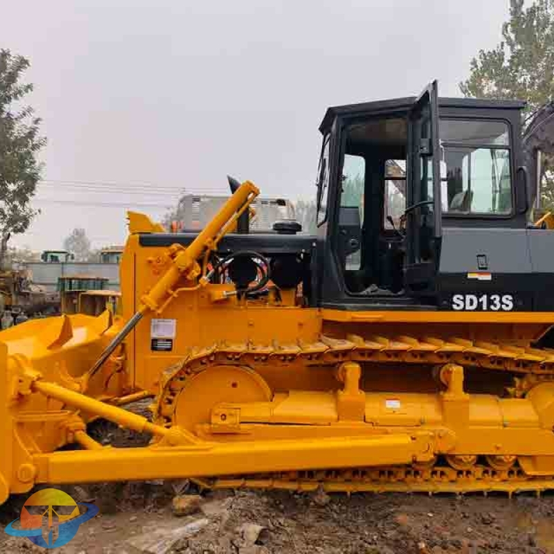 Shantui SD13S bulldozers are of high quality, reliable and durable for large-scale construction, and are available for sale.